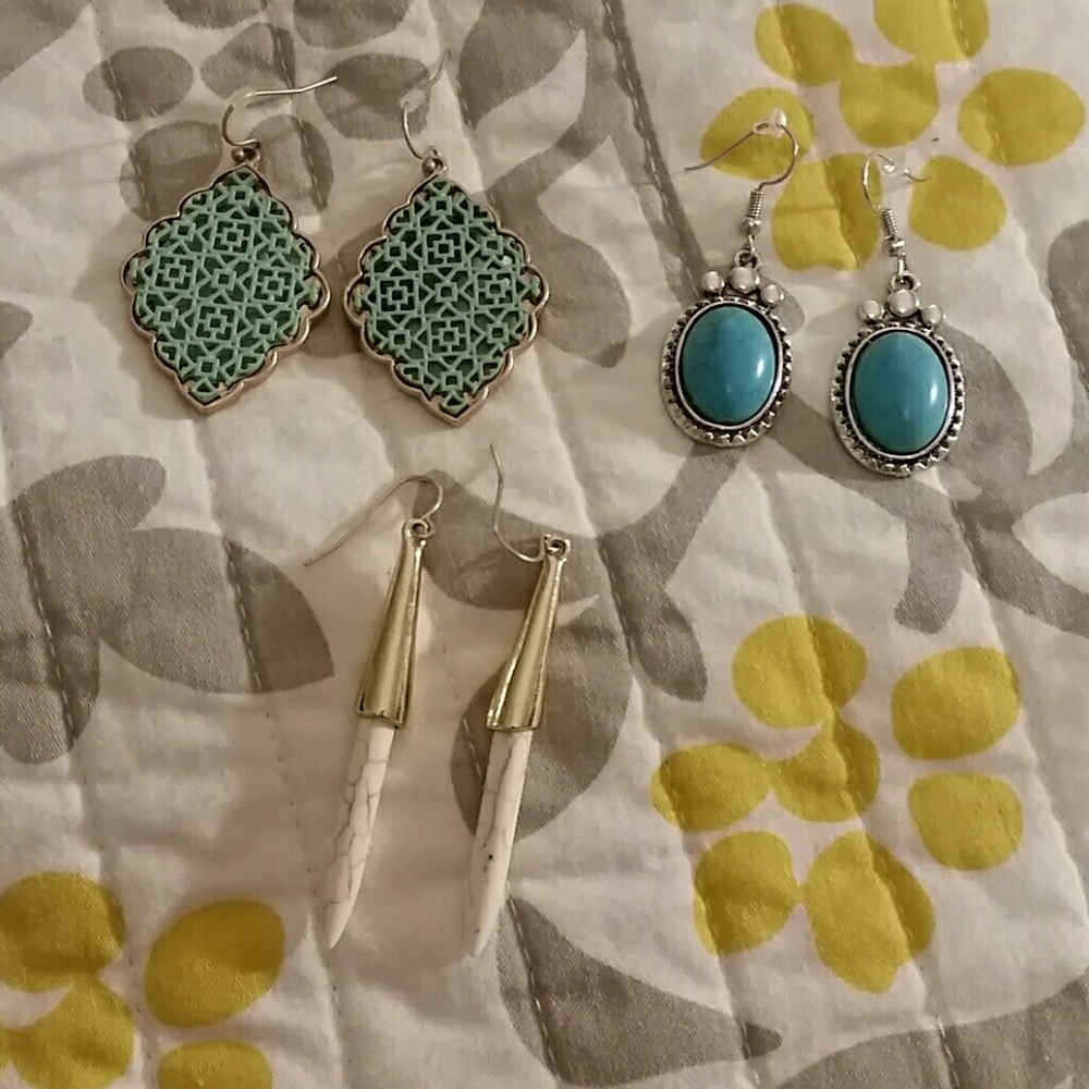 Earring lot! 3 pairs of cute dangle earrings